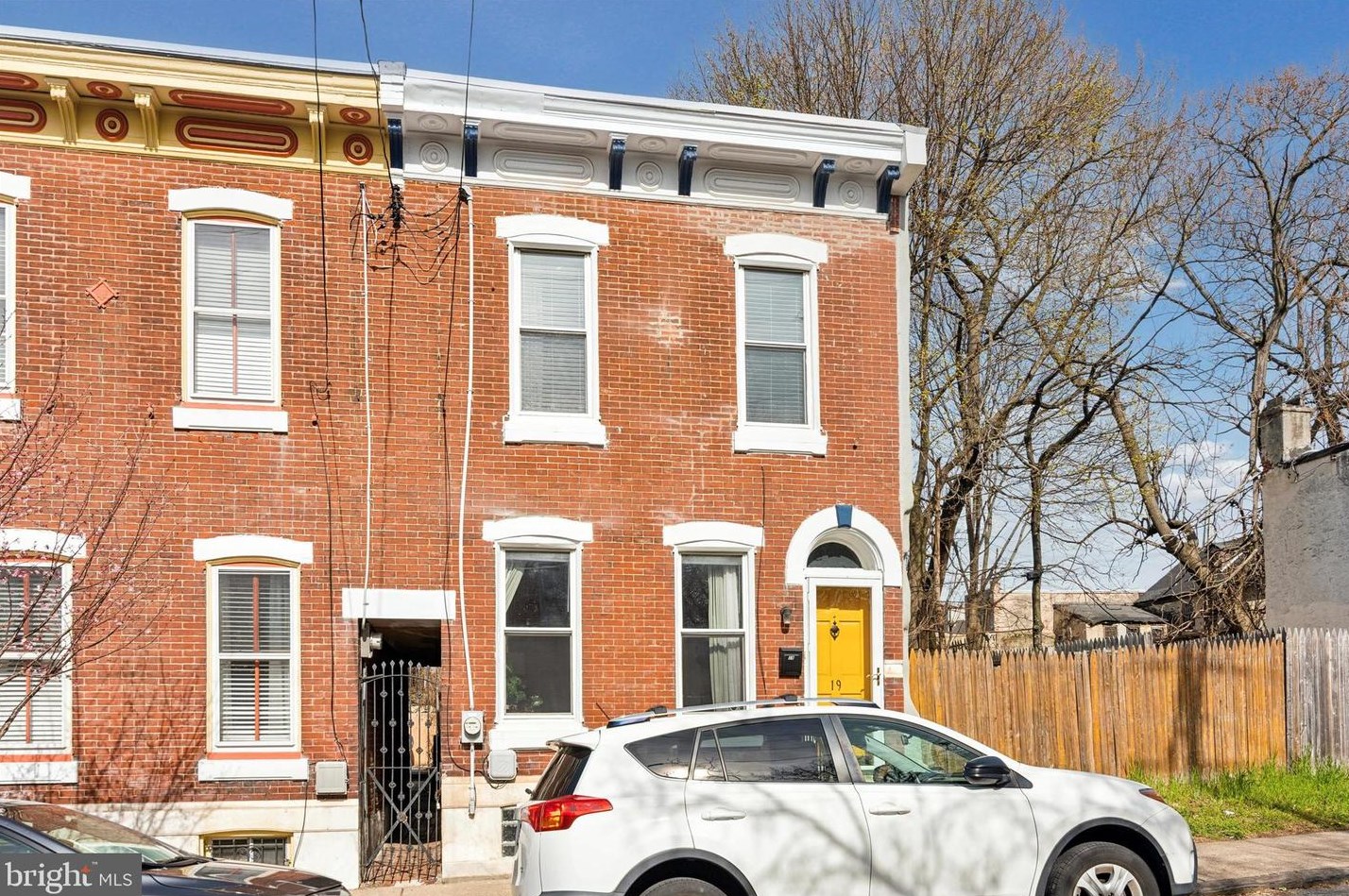 19 Manheim St, Philadelphia, PA 19144-2942