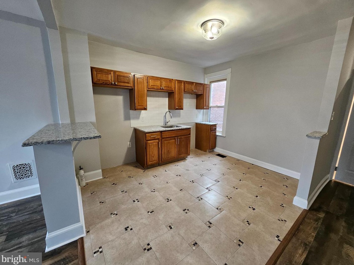 5640 Arch St #2, Philadelphia, PA 19139