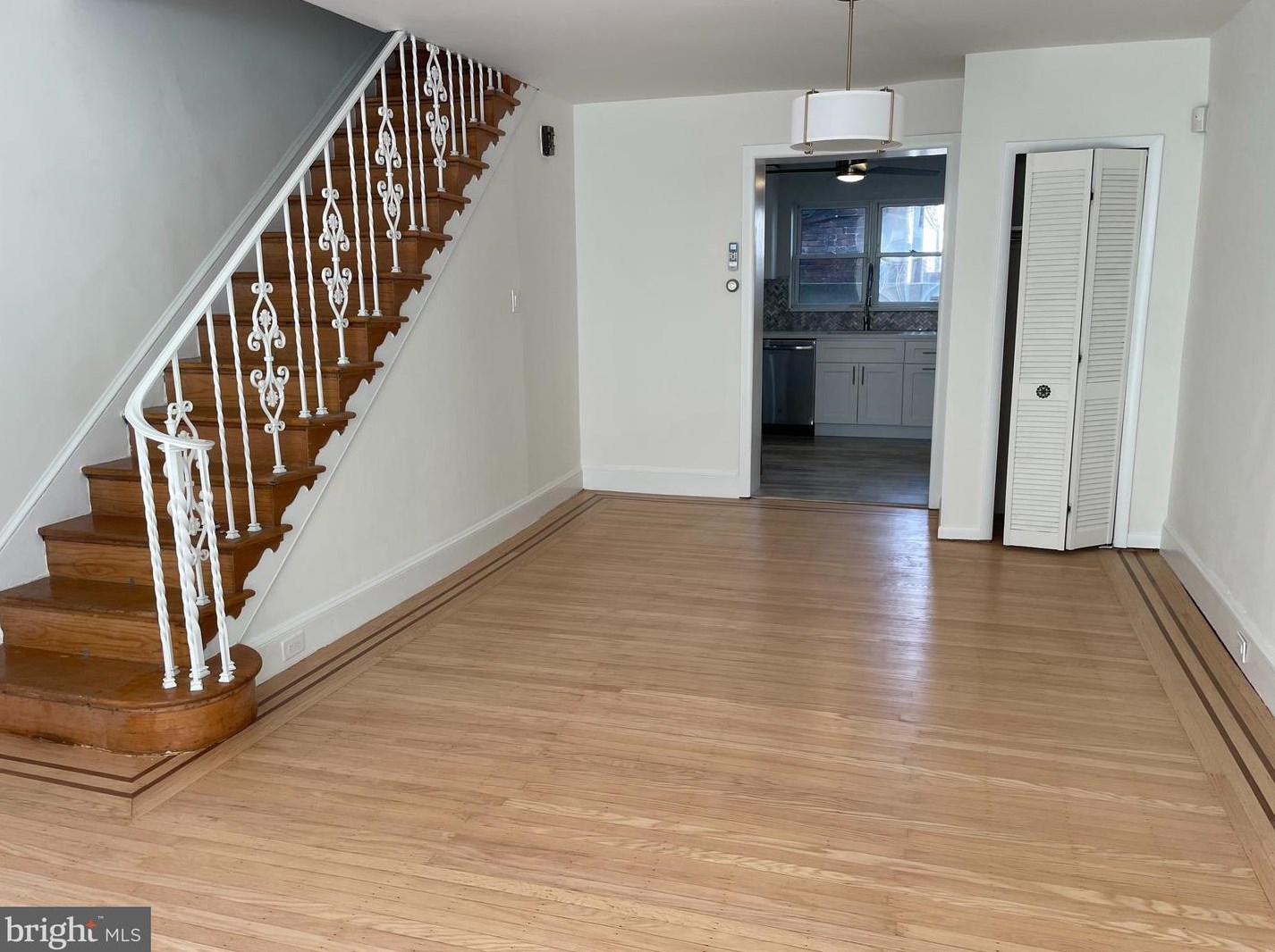 1543 S Iseminger St, Philadelphia, PA 19147