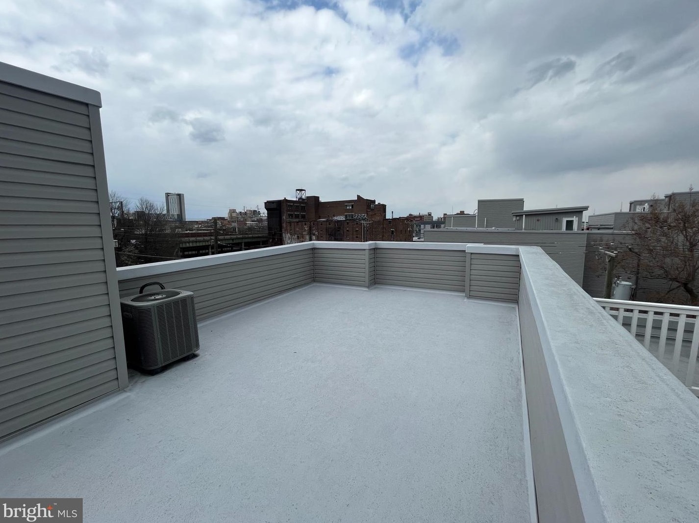 744 Master St, Philadelphia PA  19122-4333 exterior