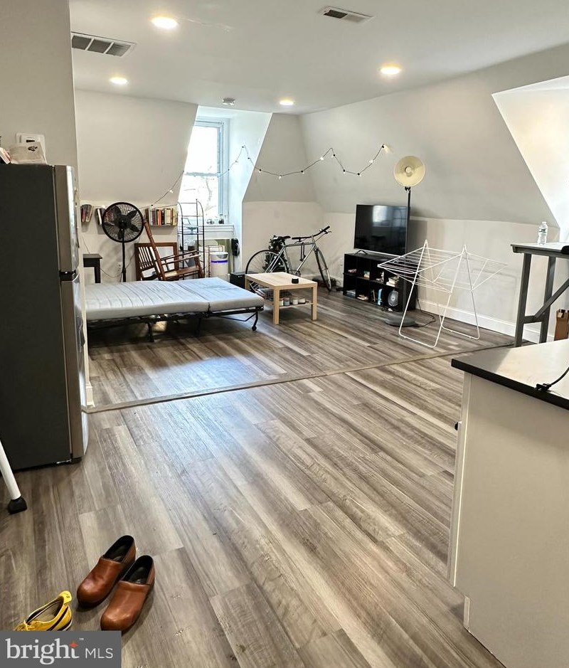 4925 Cedar Ave, Philadelphia, PA 19143-2076