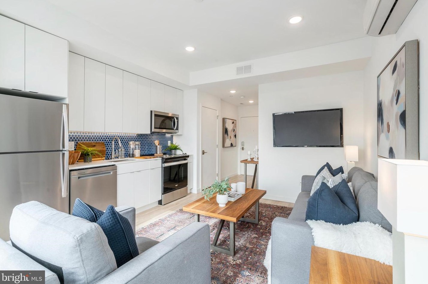 1131 N Front St #409, Philadelphia, PA 19123