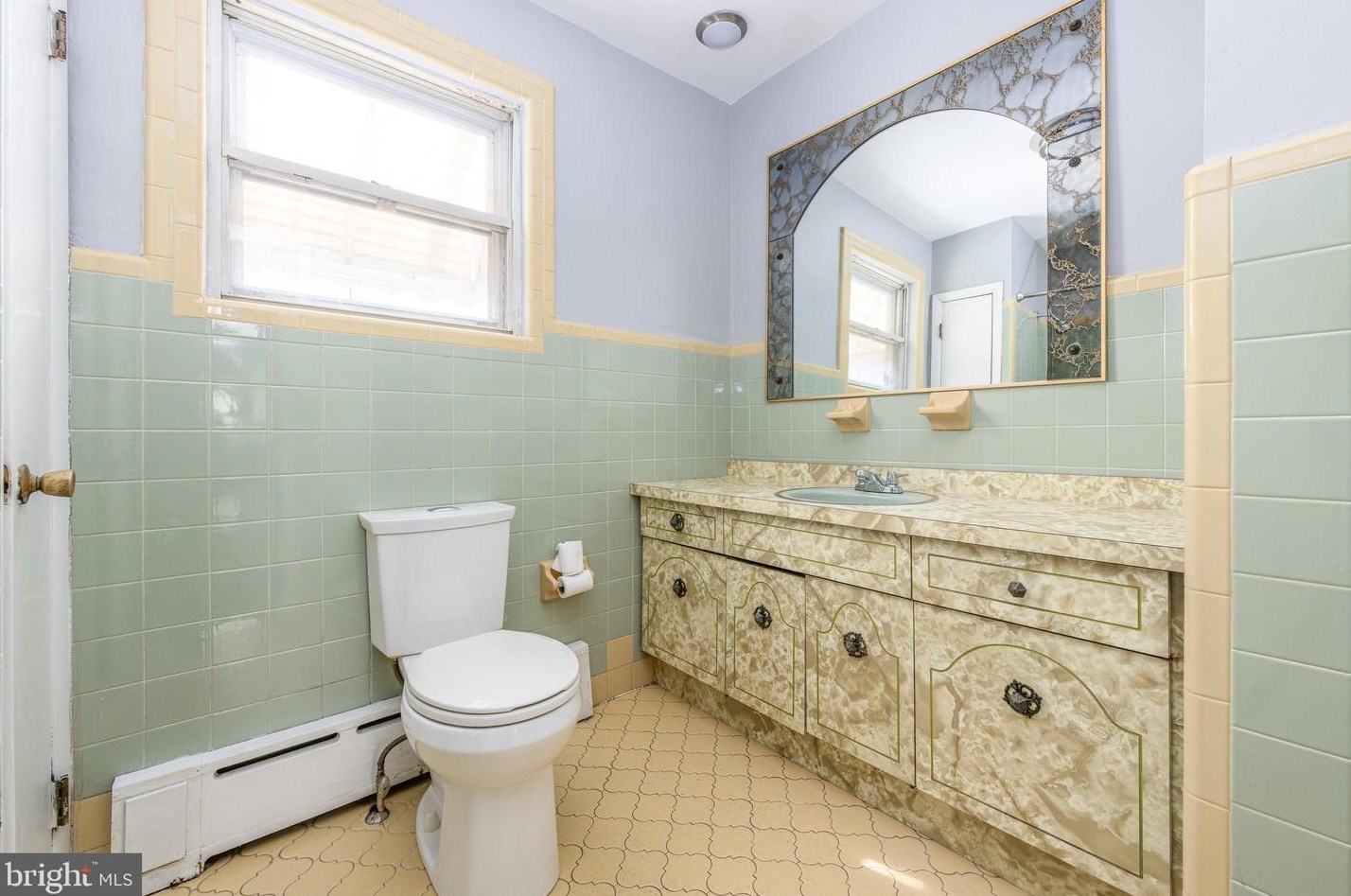 1142 Tree St, Philadelphia PA 19148-3021 exterior