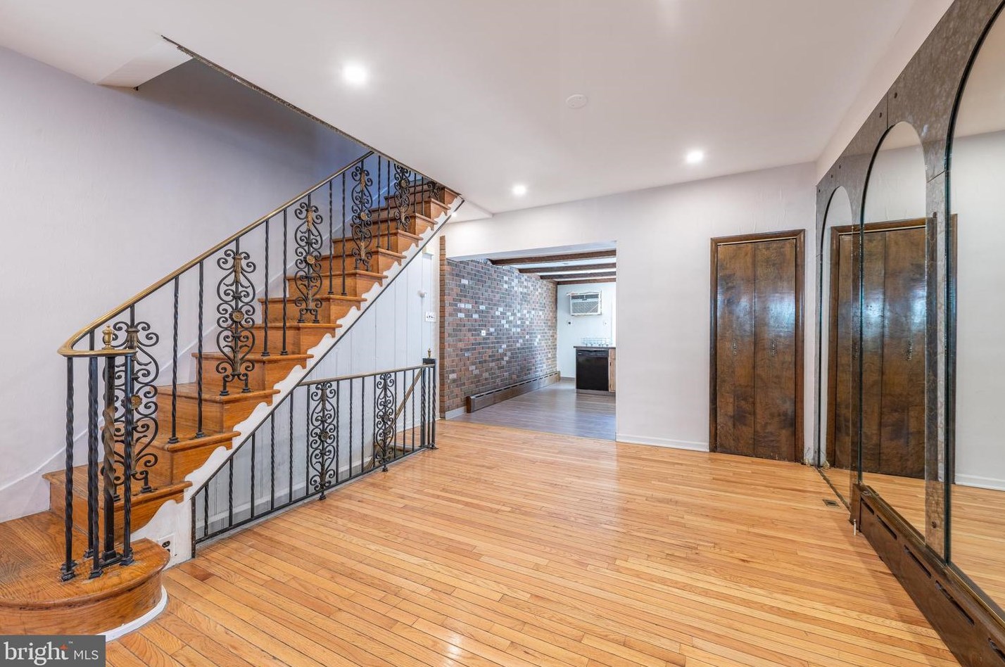 1142 Tree St, Philadelphia PA 19148-3021 exterior