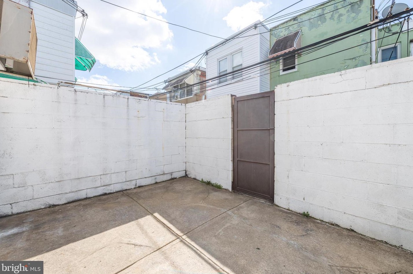 1142 Tree St, Philadelphia PA 19148-3021 exterior