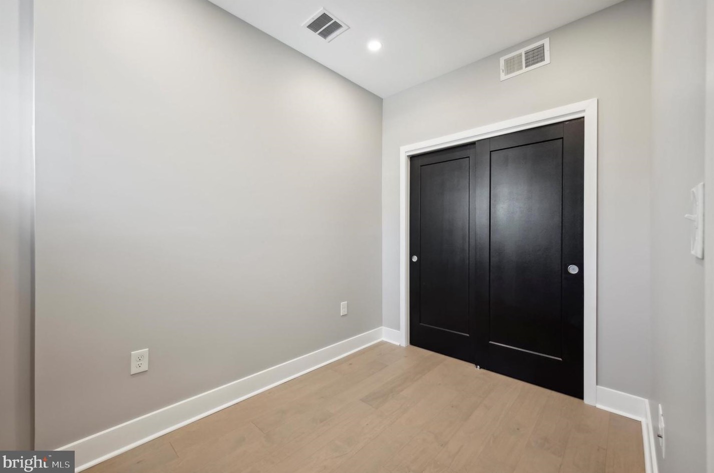 405 Fitzgerald St, Philadelphia PA  19148-3912 exterior