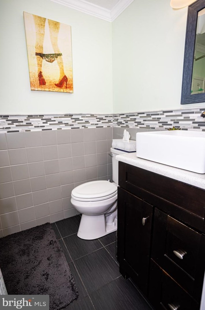 12527 Chilton Rd, Philadelphia PA 19154-1305 exterior