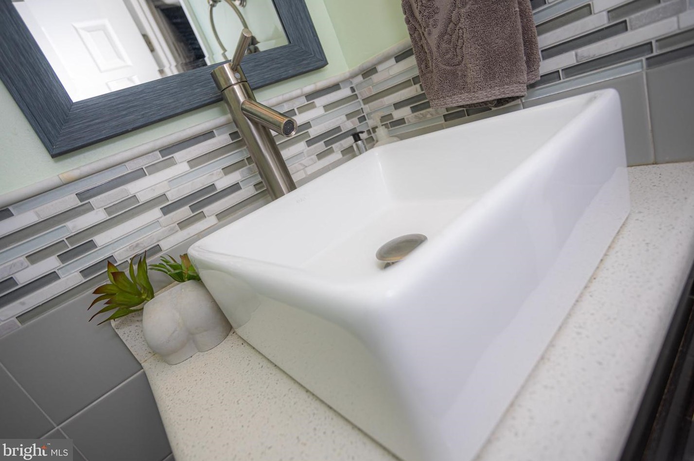 12527 Chilton Rd, Philadelphia PA 19154-1305 exterior