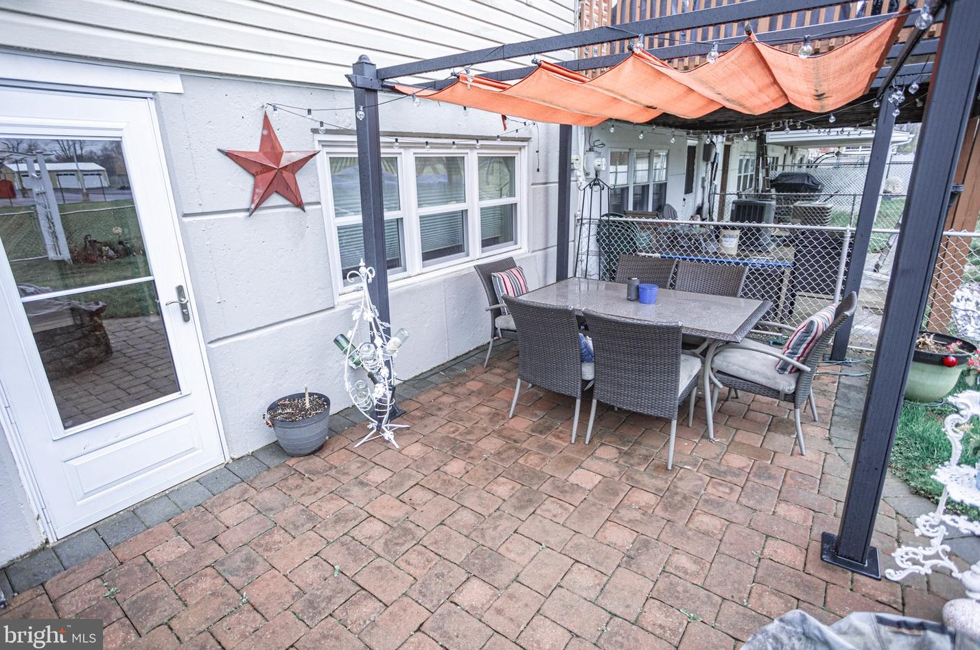 12527 Chilton Rd, Philadelphia PA 19154-1305 exterior