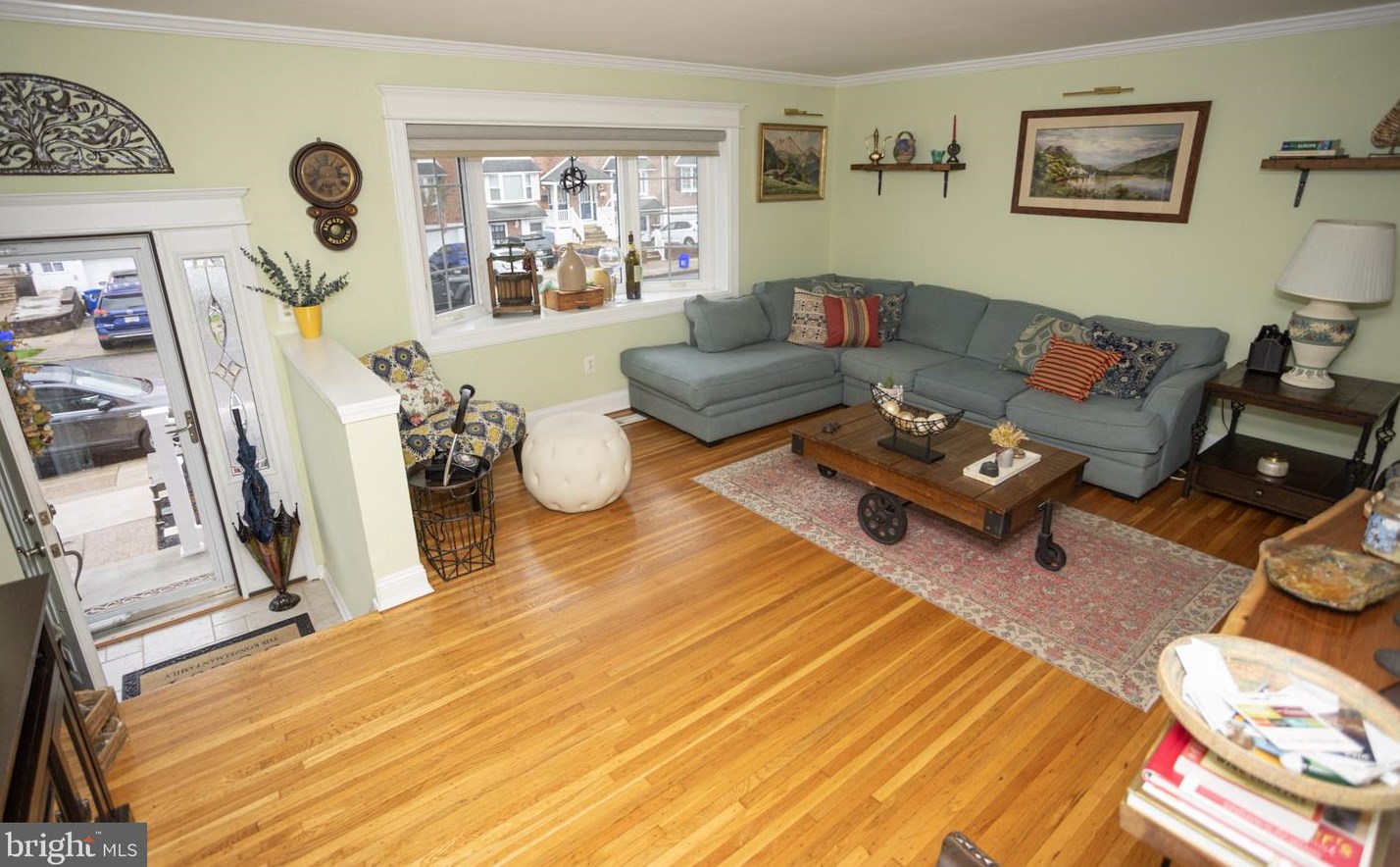 12527 Chilton Rd, Philadelphia PA 19154-1305 exterior