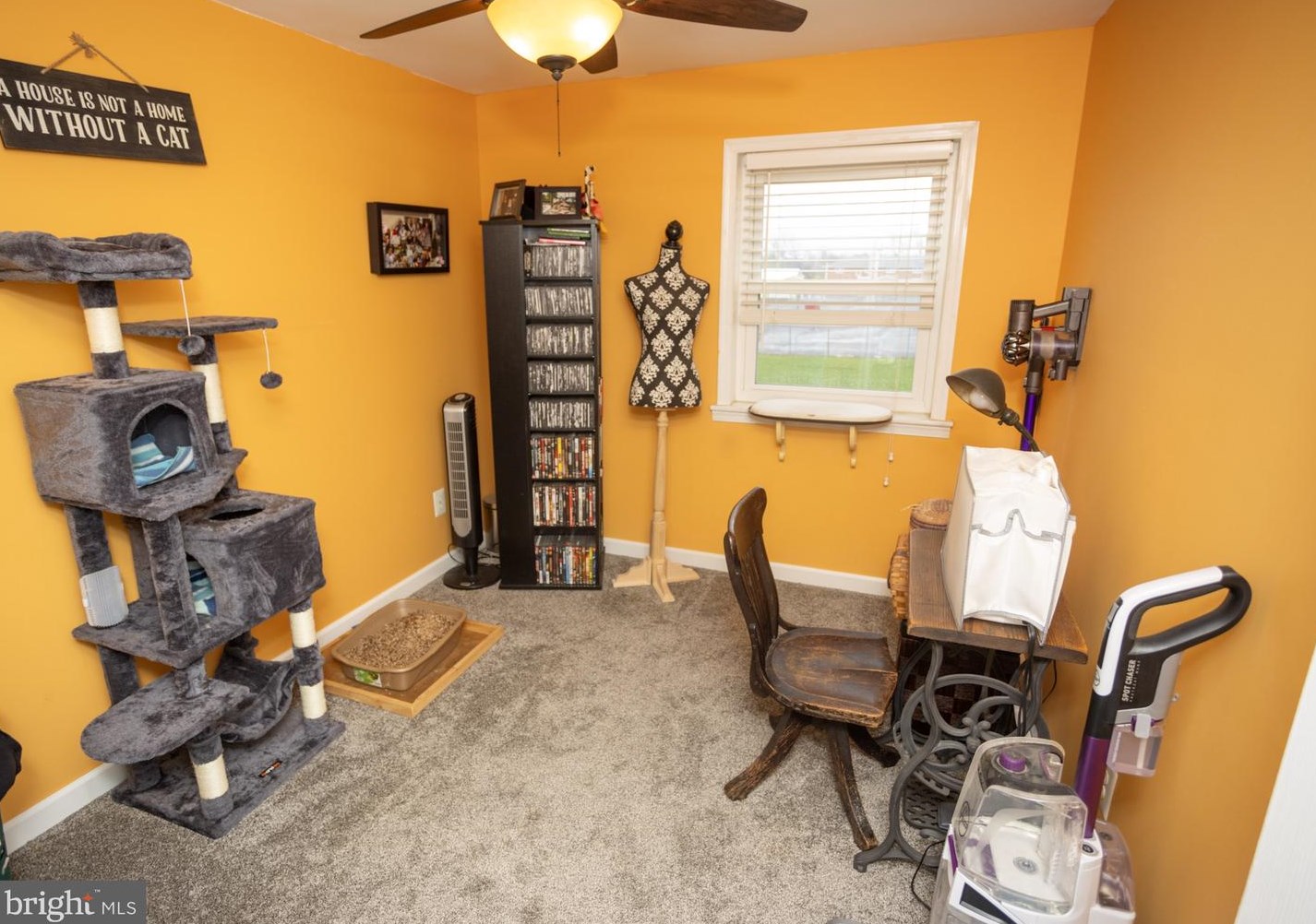 12527 Chilton Rd, Philadelphia PA 19154-1305 exterior