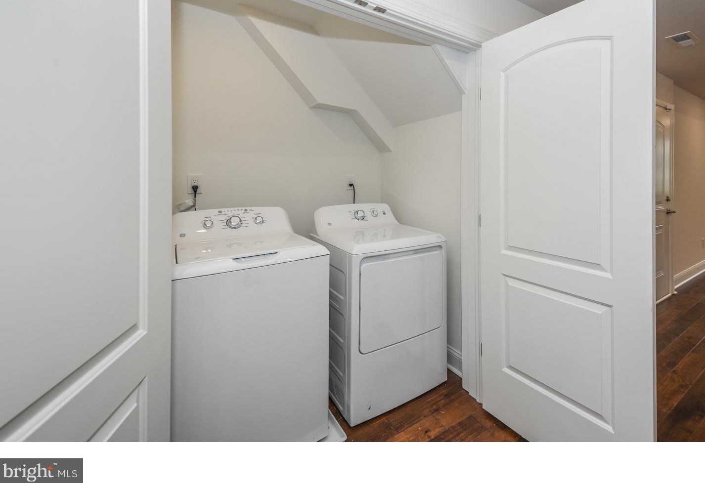 2132 Sergeant St, Philadelphia PA  19125-1729 exterior