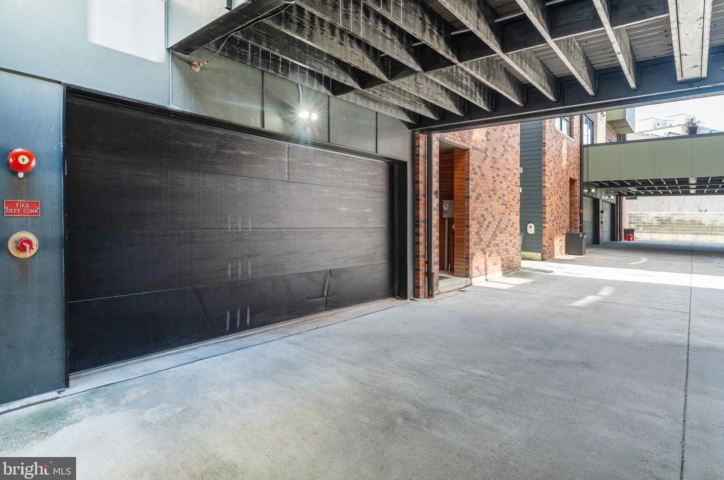 1124 Shackamaxon St, Philadelphia PA 19125-4134 exterior