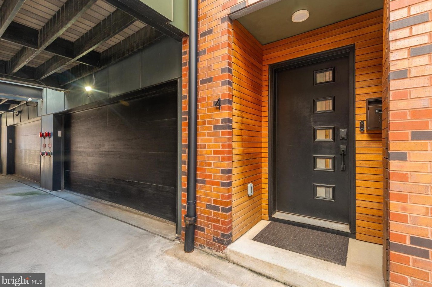 1124 Shackamaxon St, Philadelphia, PA 19125-4134