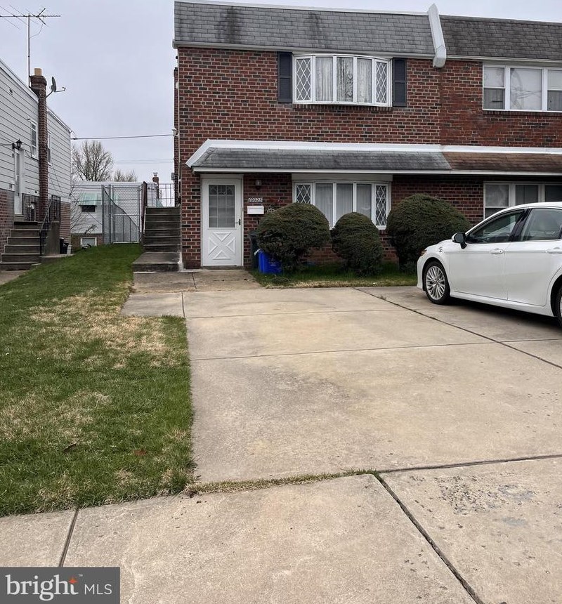 10025 Ferndale St, Philadelphia, PA 19116