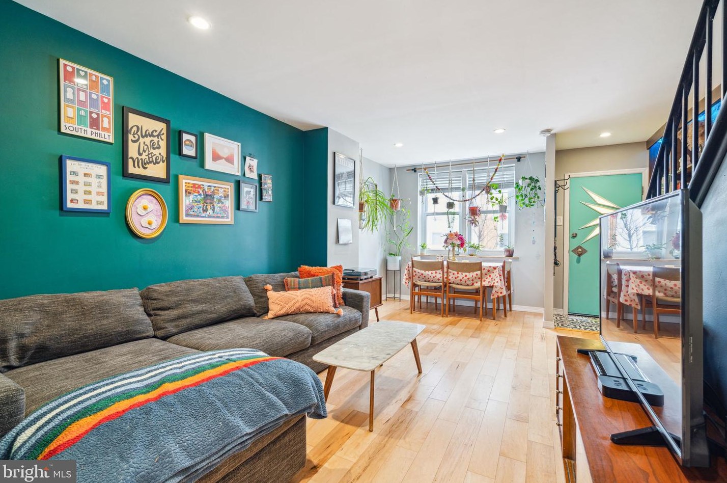 2606 Wilder St, Philadelphia, PA 19146-4421