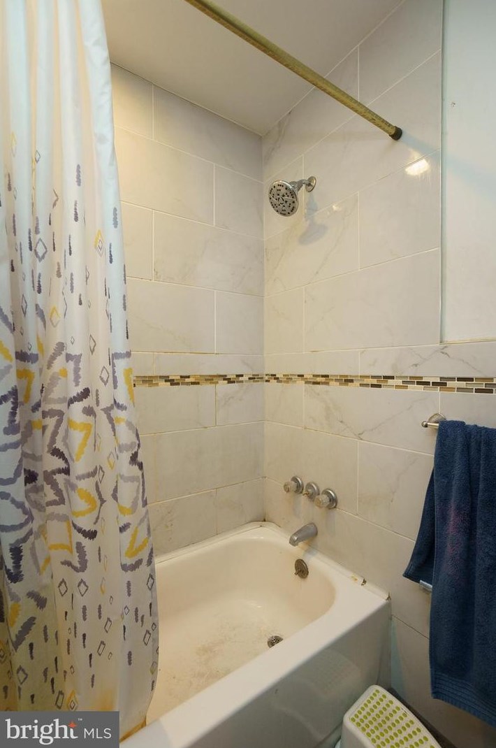 1516 Newkirk St, Philadelphia PA 19132-2532 exterior