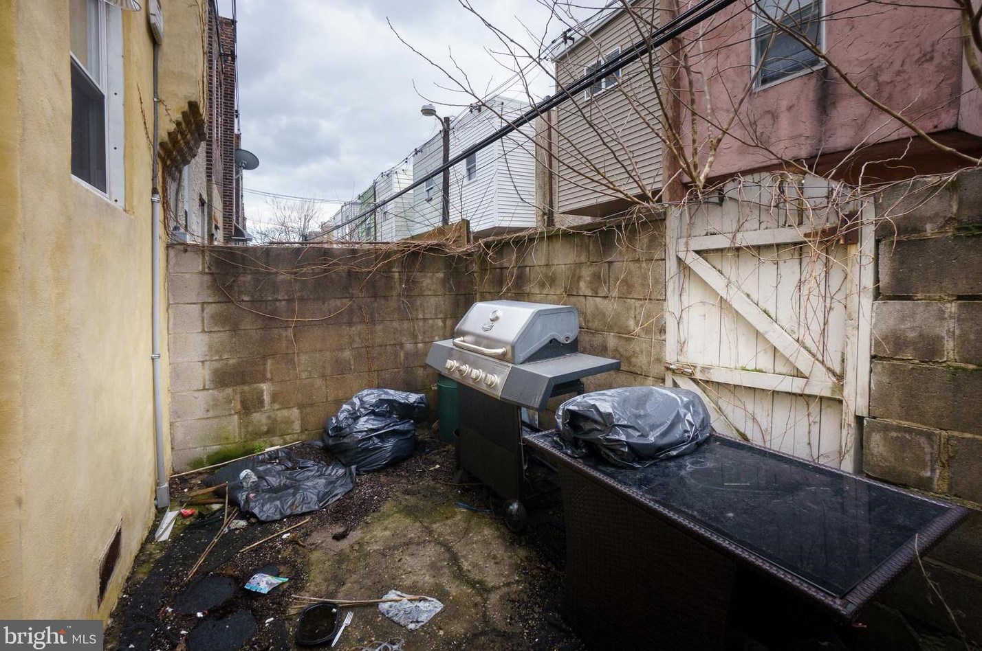 1516 Newkirk St, Philadelphia PA 19132-2532 exterior