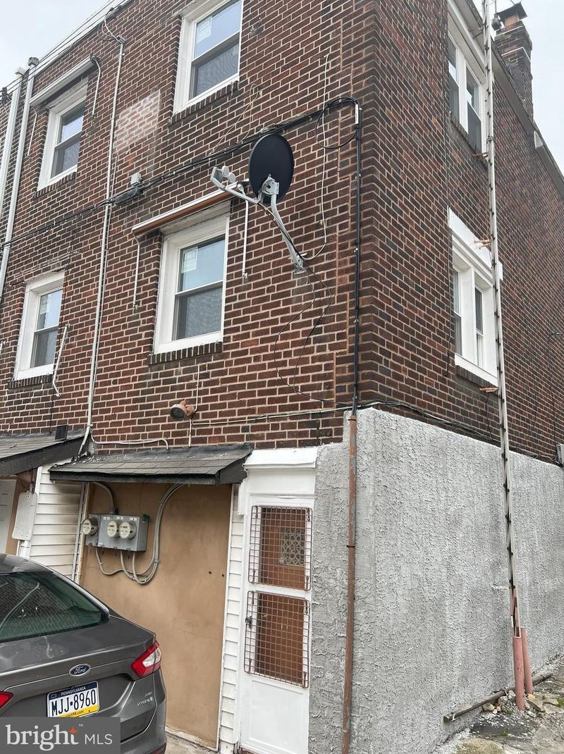 3947 Claridge St, Philadelphia, PA 19124-5501