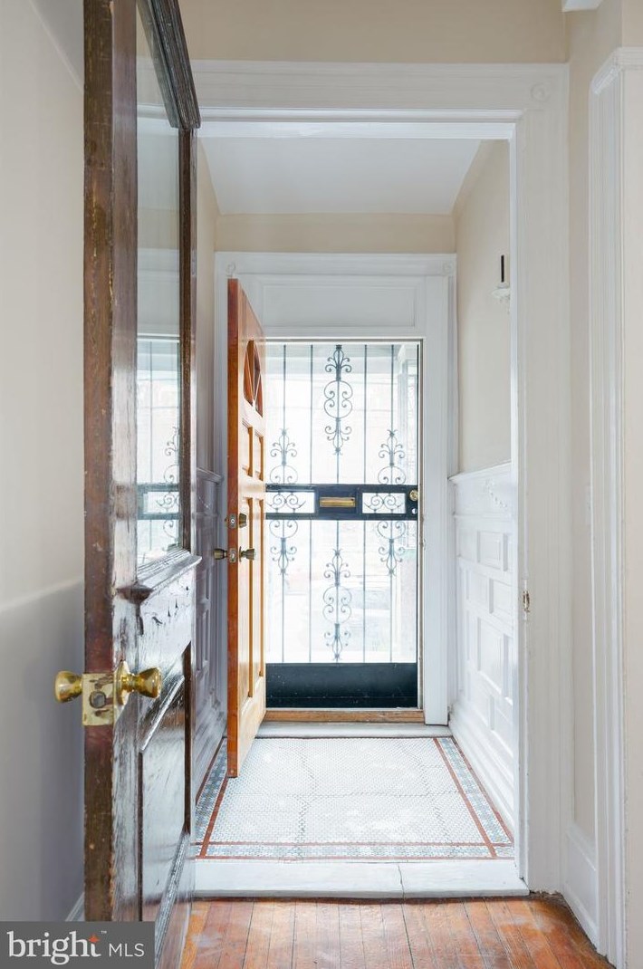 4613 Kingsessing Ave, Philadelphia, PA 19143-3807