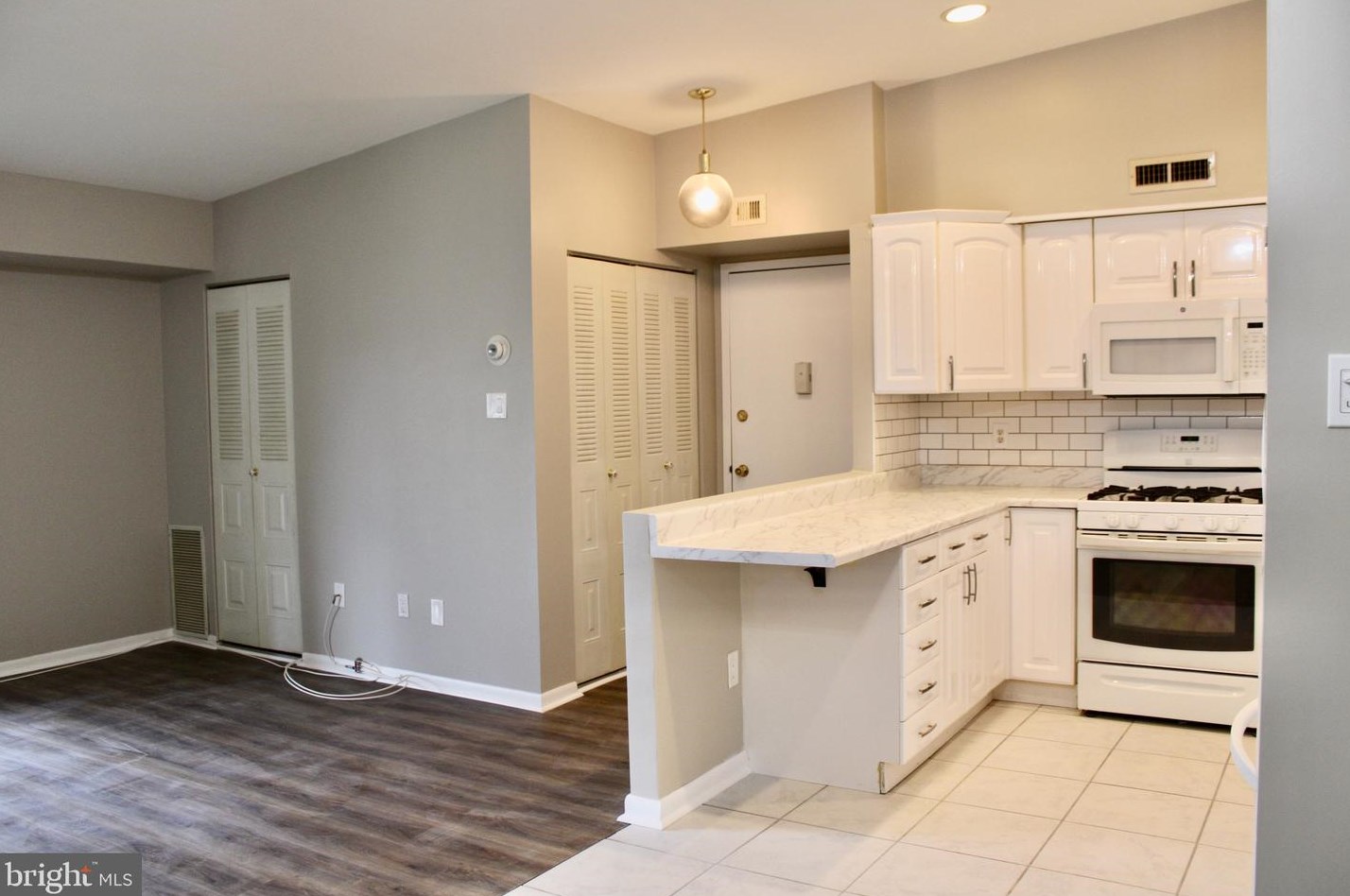 57203 Delaire Landing Rd #203, Philadelphia, PA