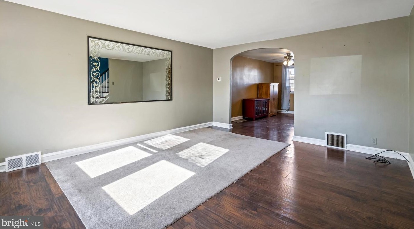 6016 Hasbrook Ave, Philadelphia, PA 19111