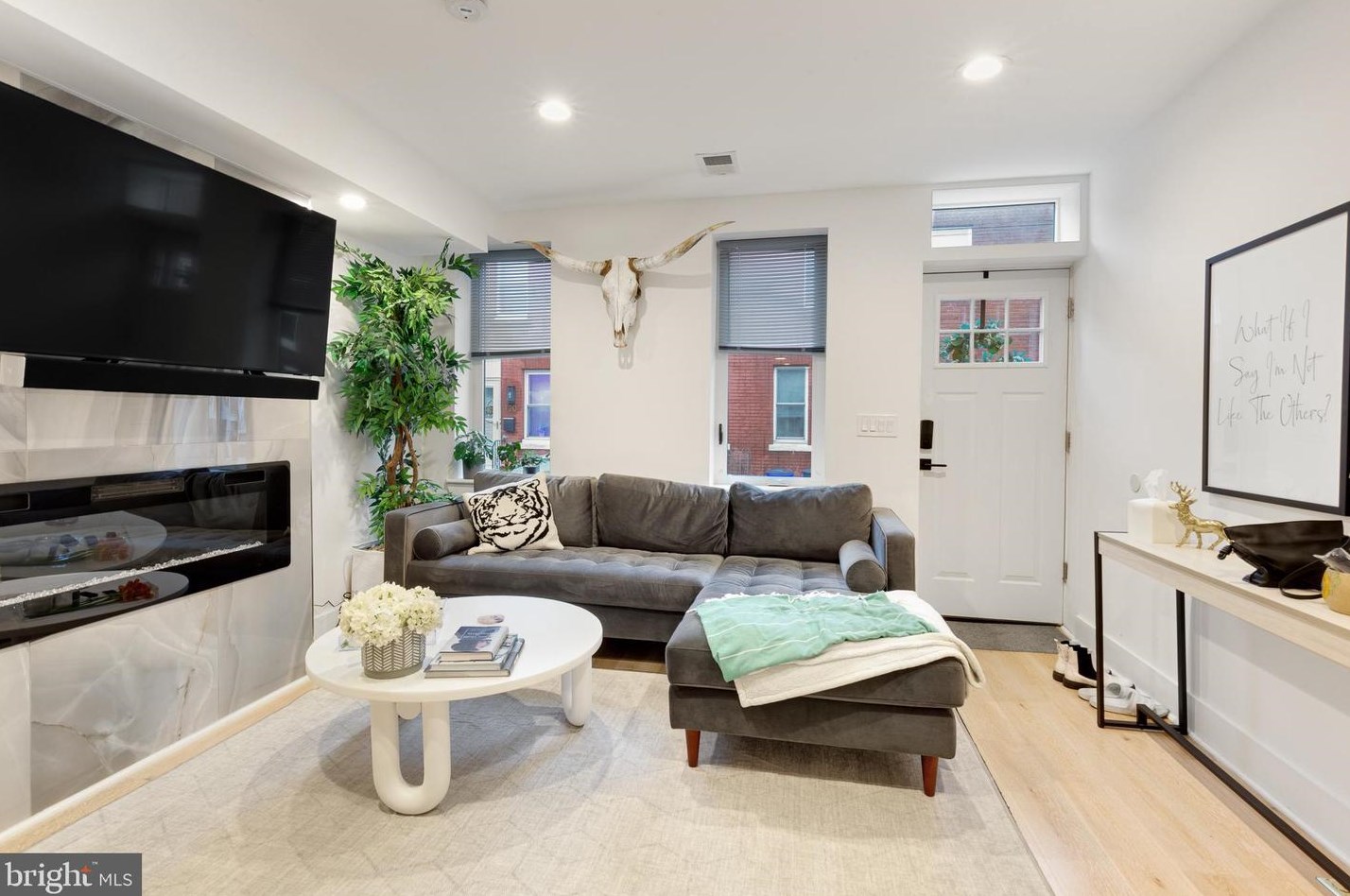 119 Mcclellan St, Philadelphia, PA 19148-1901