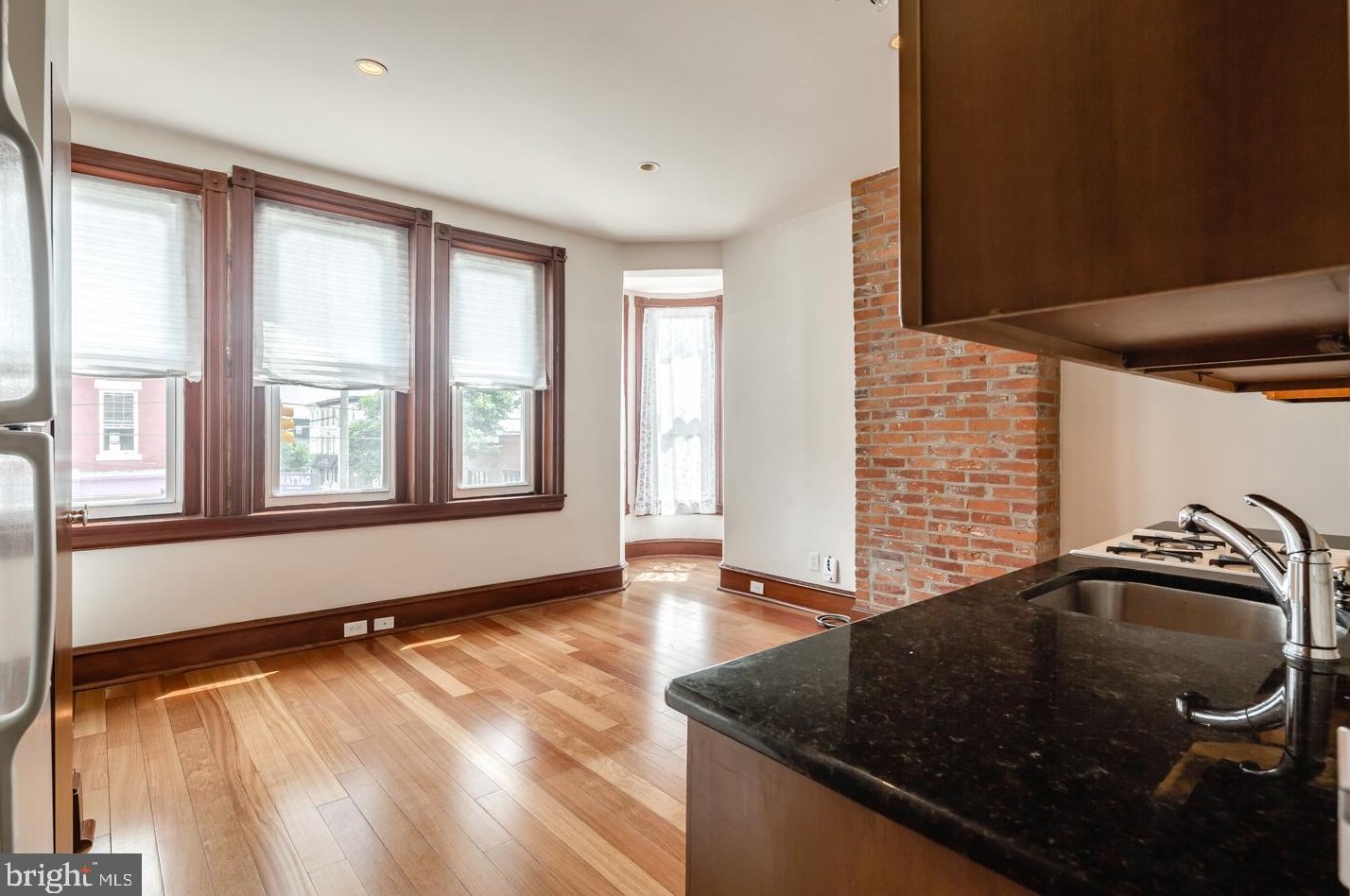 2739 Girard Ave, Philadelphia, PA 19130-1212