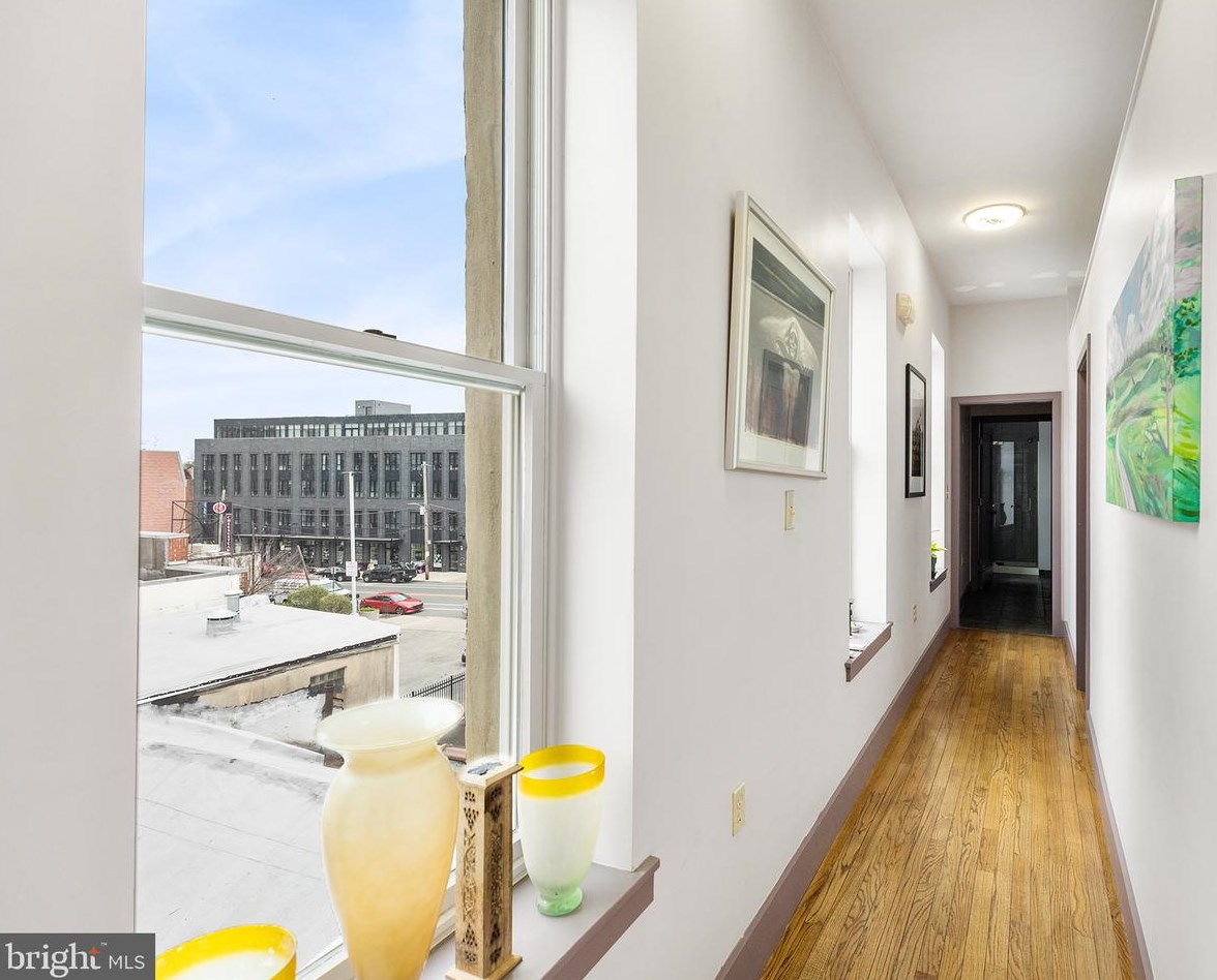 2309 Wallace St, Philadelphia PA 19130-3105 exterior