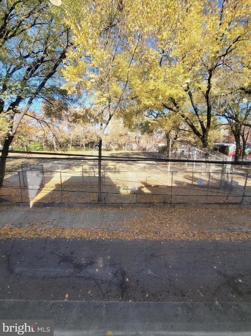 620 Rodman St, Philadelphia PA 19147-1421 exterior