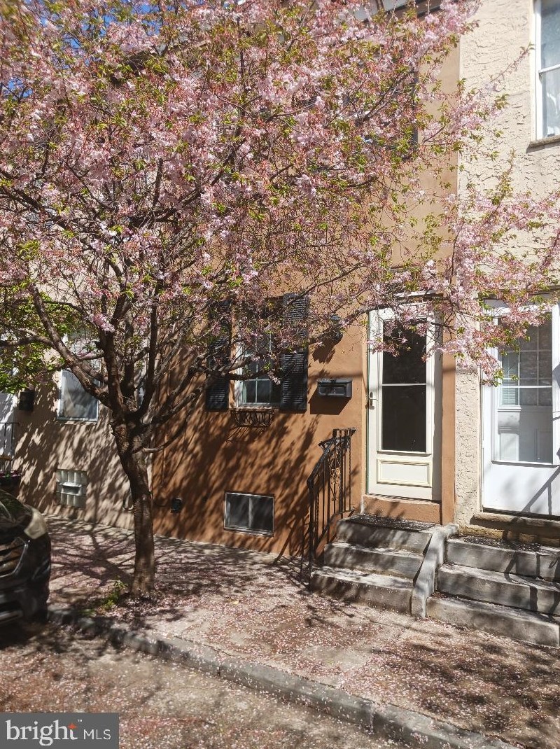 2813 Ernest St, Philadelphia, PA 19145