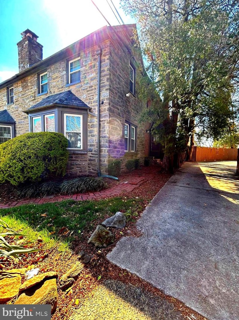 2652 Lenape Rd, Philadelphia, PA 19131