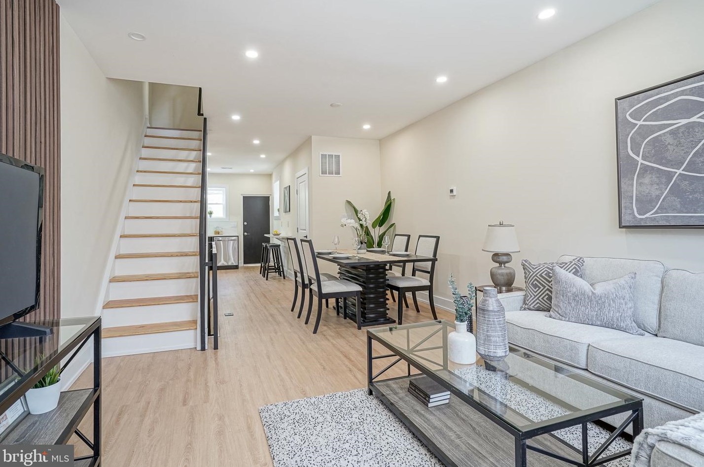 1910 S Hicks St, Philadelphia, PA 19145