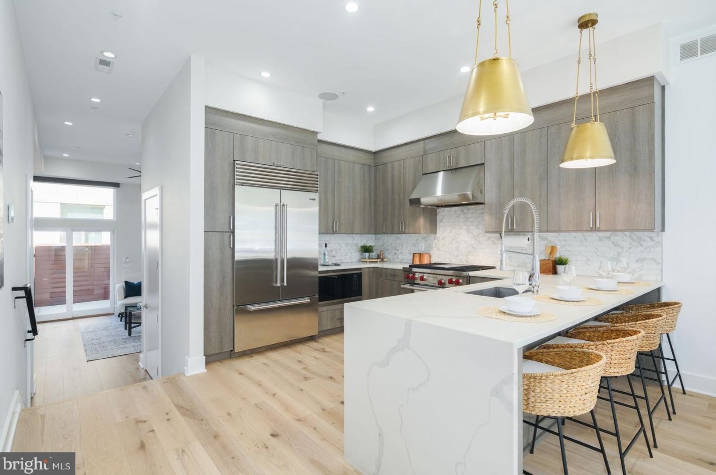 616 S 7th St, Philadelphia, PA 19147