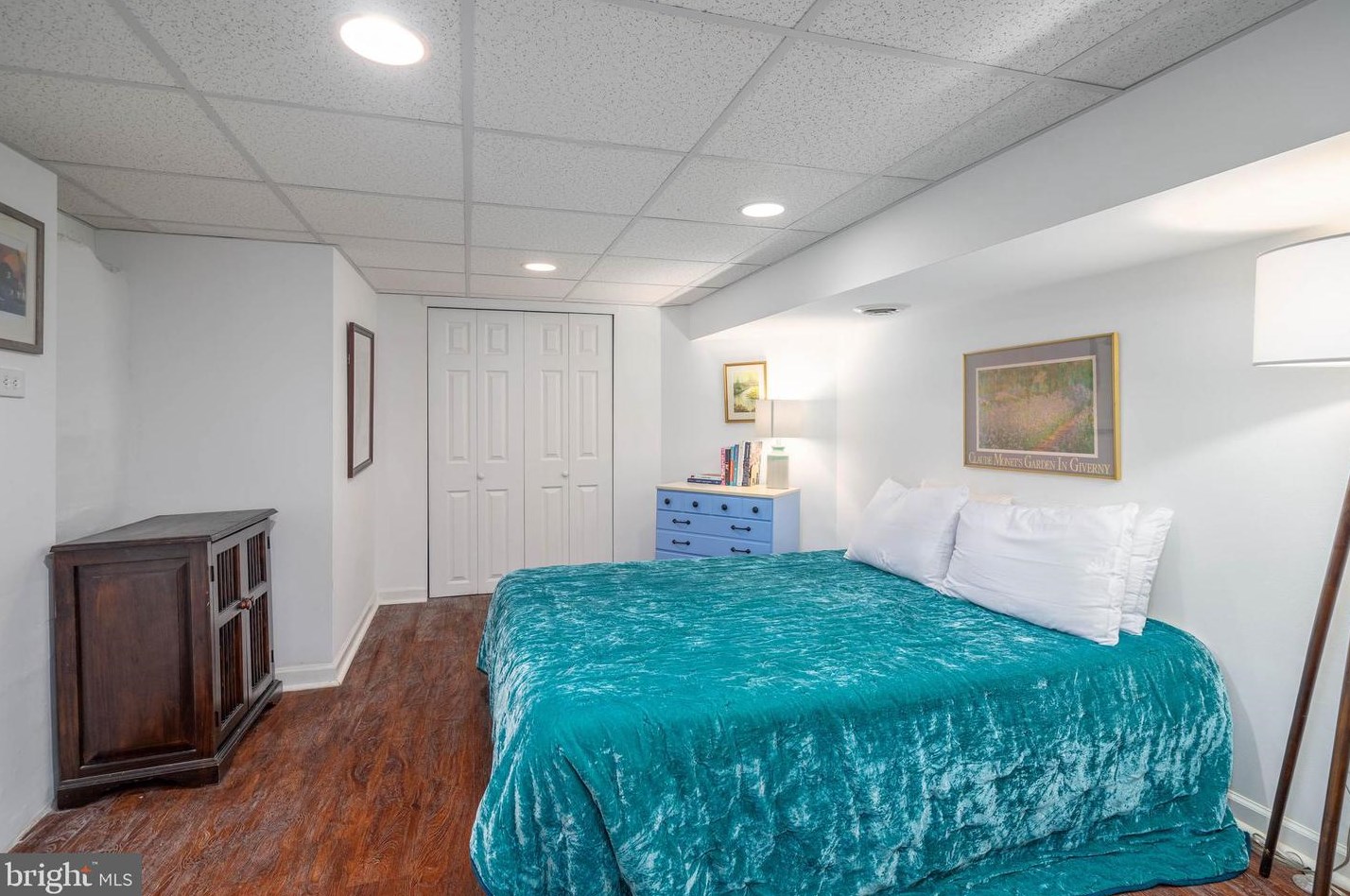 628 Taney St, Philadelphia PA  19146-2306 exterior