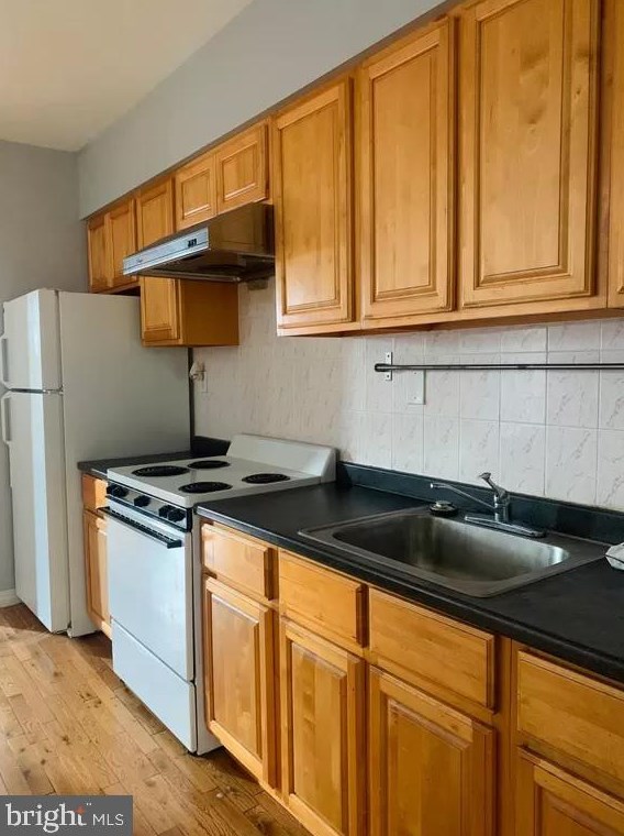 1427 Wharton St, Philadelphia PA  19146-3138 exterior