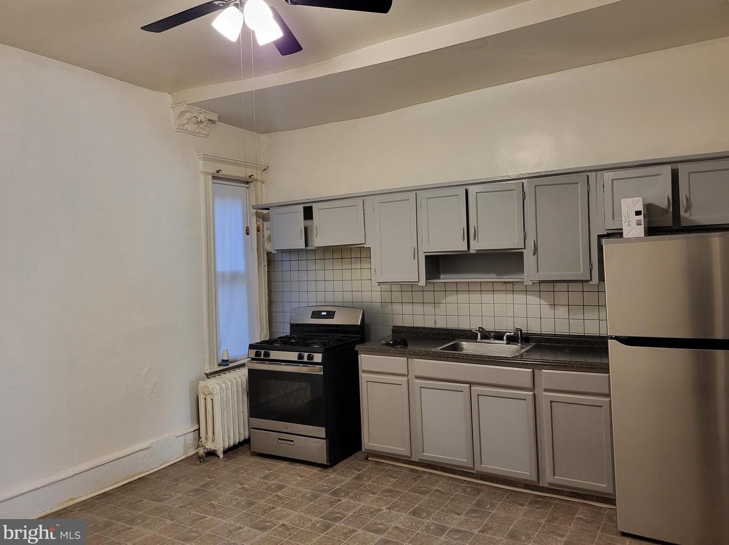 3229 Susquehanna Ave, Philadelphia PA 19122-1118 exterior