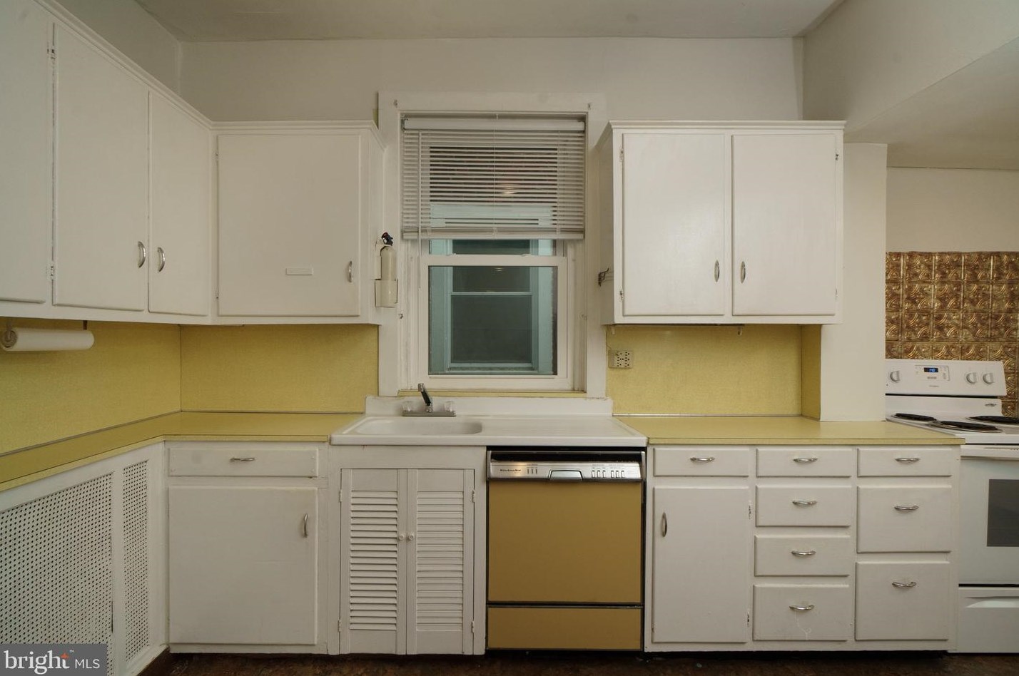 5603 Hunter St, Philadelphia PA  19131-3402 exterior