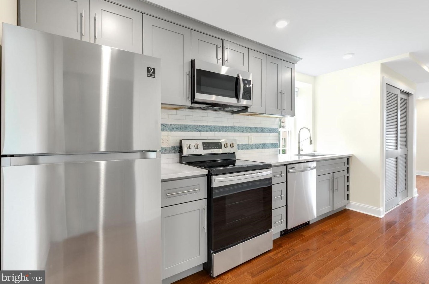 6605 Ridge Ave, Philadelphia, PA 19128-2428