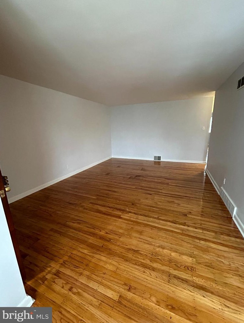 3714 Mimi Cir, Philadelphia, PA 19131-2821