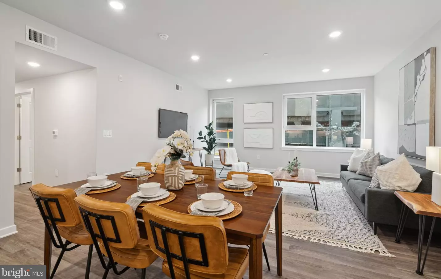 101 W Oxford St #306, Philadelphia, PA 19122