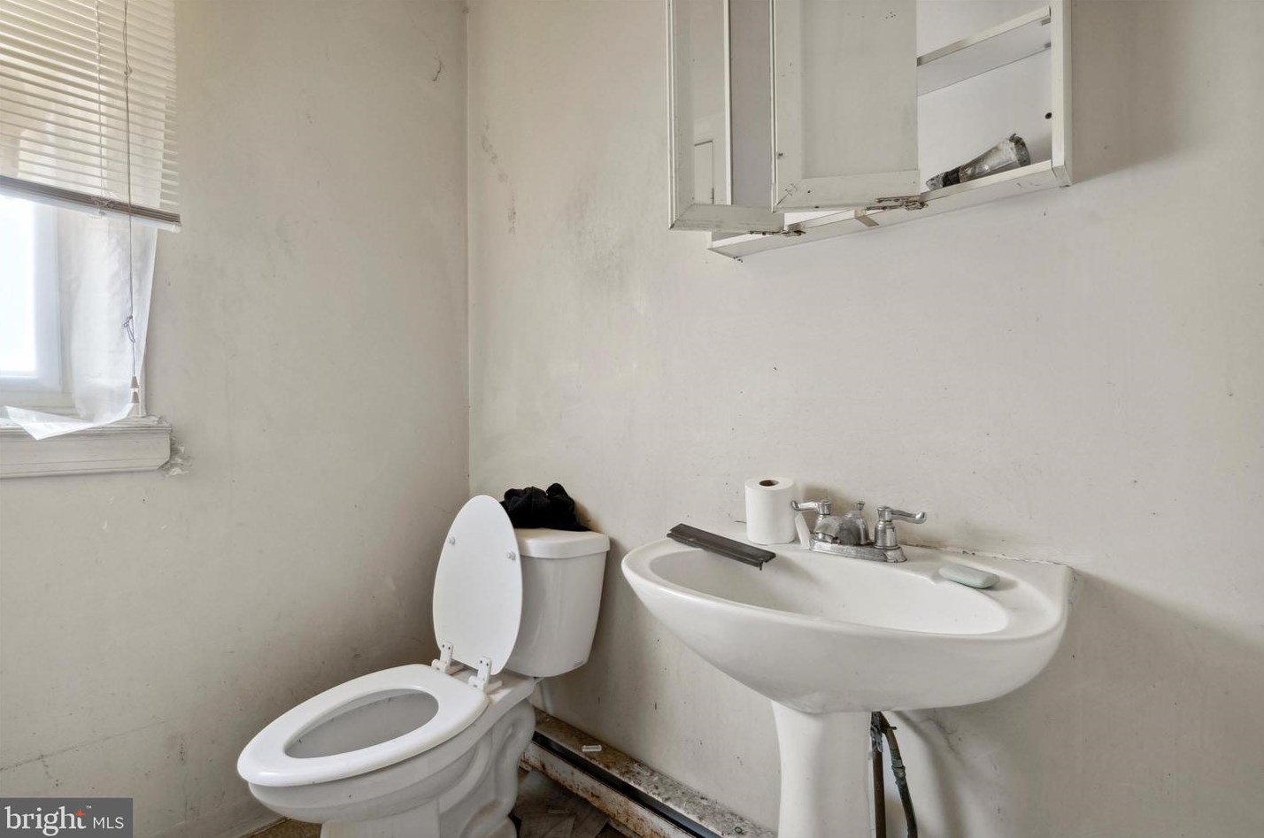 3029 Susquehanna Ave, Philadelphia PA  19121-1122 exterior