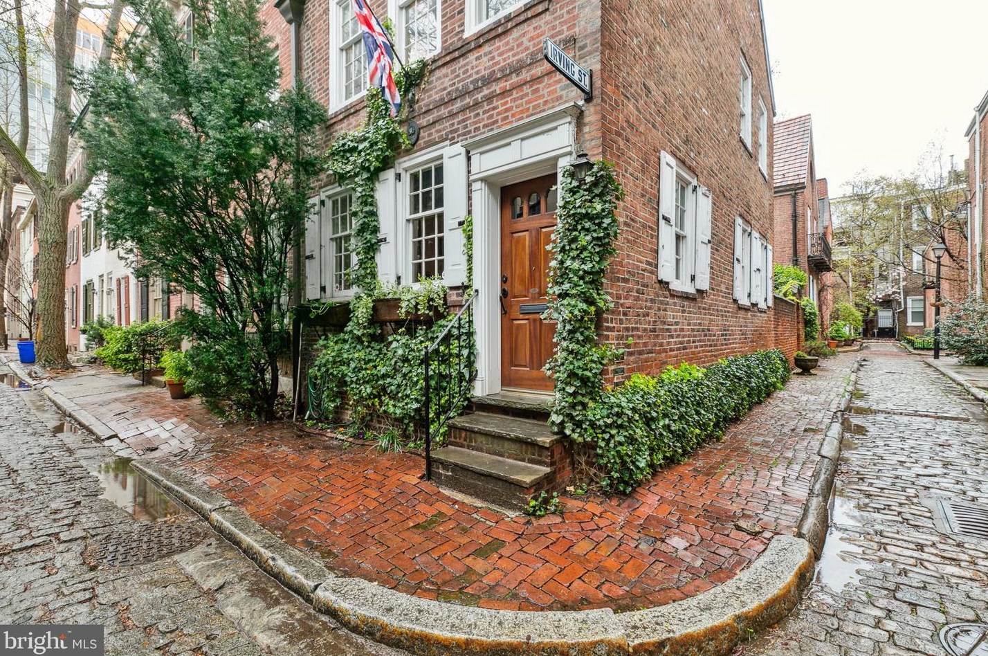 243 Quince St, Philadelphia, PA 19107-6743