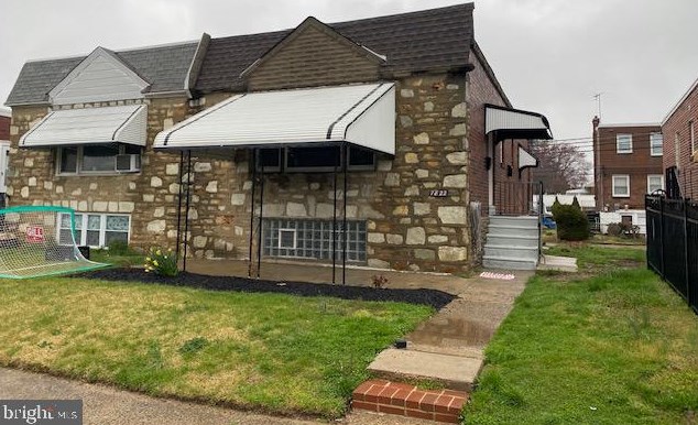 7822 Brier St, Philadelphia, PA 19152