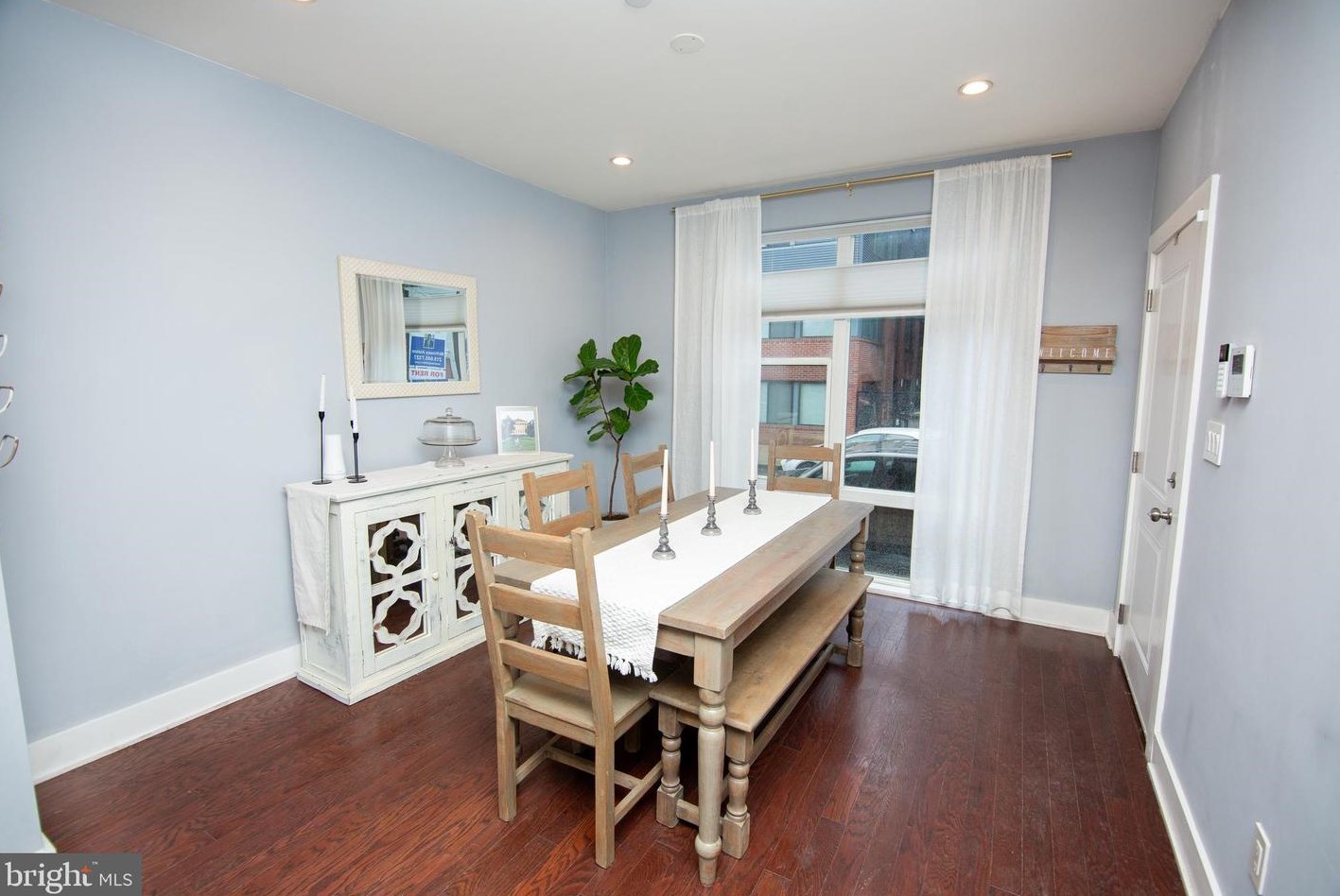1913 Hagert St, Philadelphia, PA 19125-1209