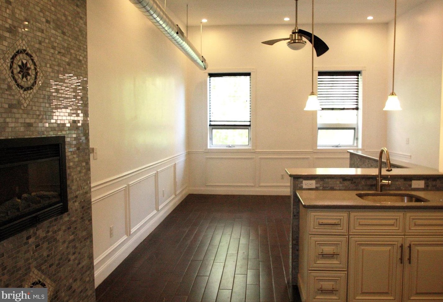 138 S 11th St #4, Philadelphia, PA 19107