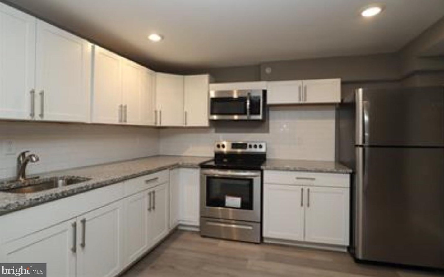5448 Springfield Ave #1r, Philadelphia, PA 19143