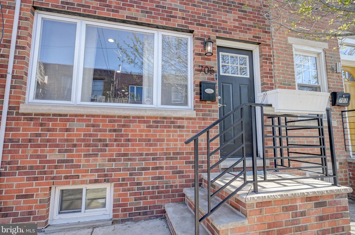 705 Sigel St, Philadelphia, PA 19148-1725