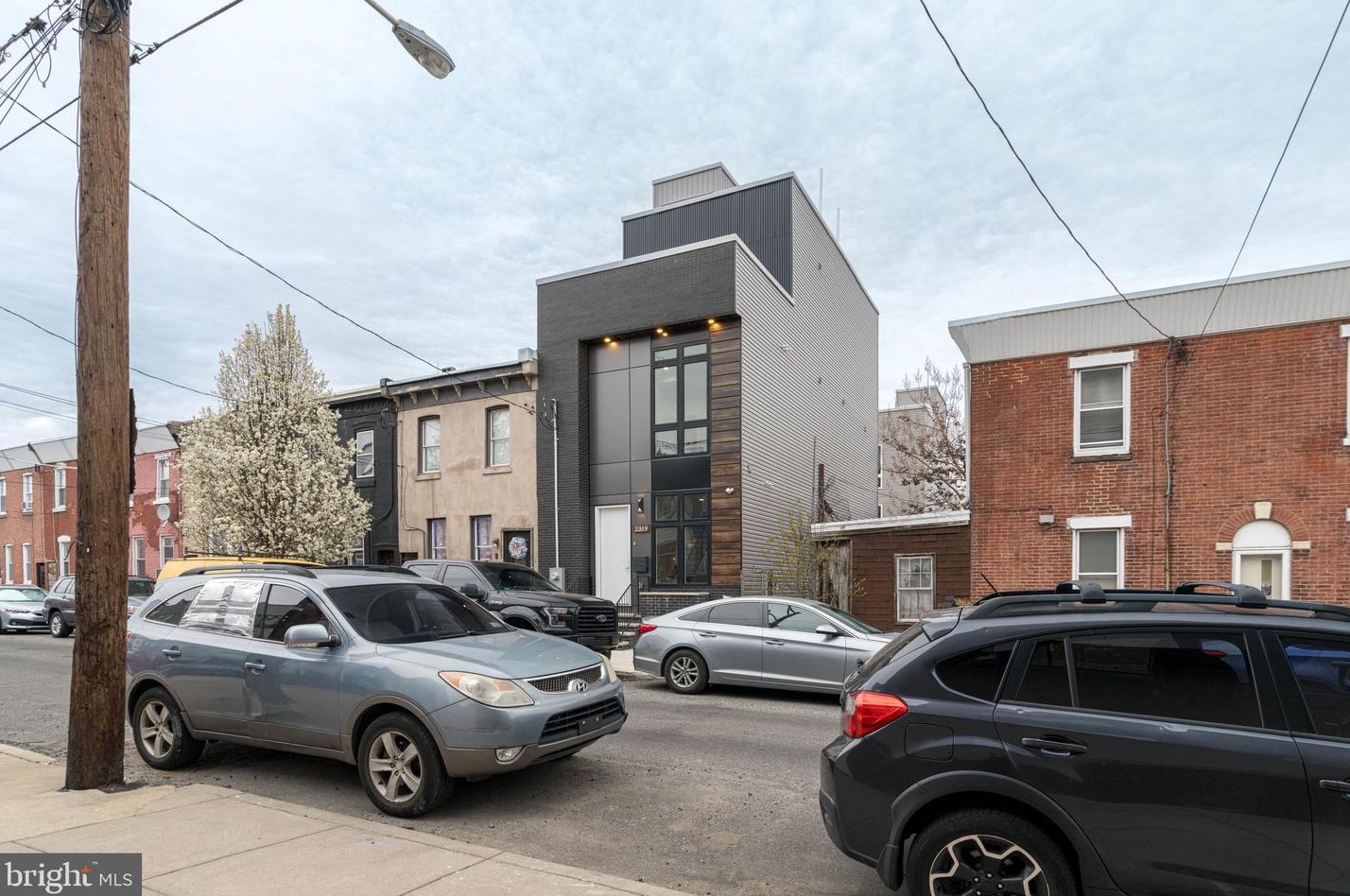 2319 Sergeant St, Philadelphia, PA 19132-4133