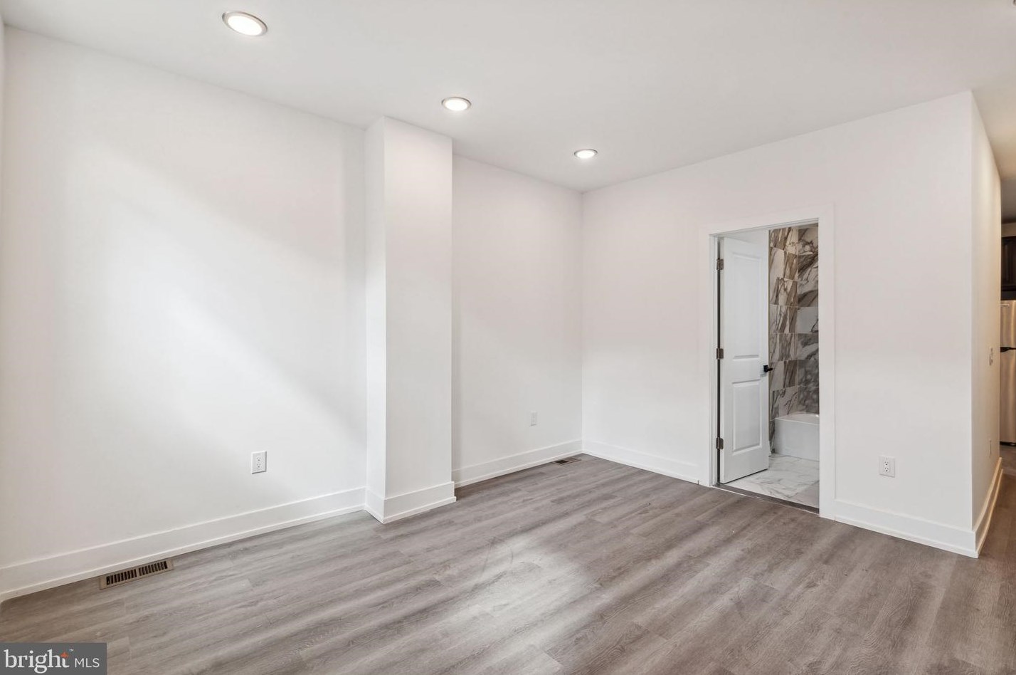 2614 Edgemont St #1, Philadelphia, PA 19125